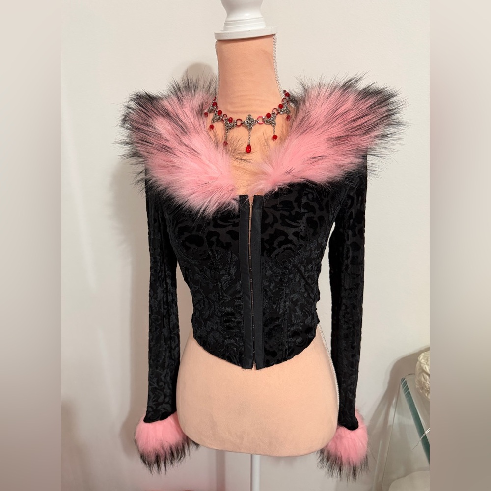 LOVESTRUCK IN LISBON CORSET TOP

DELIA*S BY DOLLS KILL